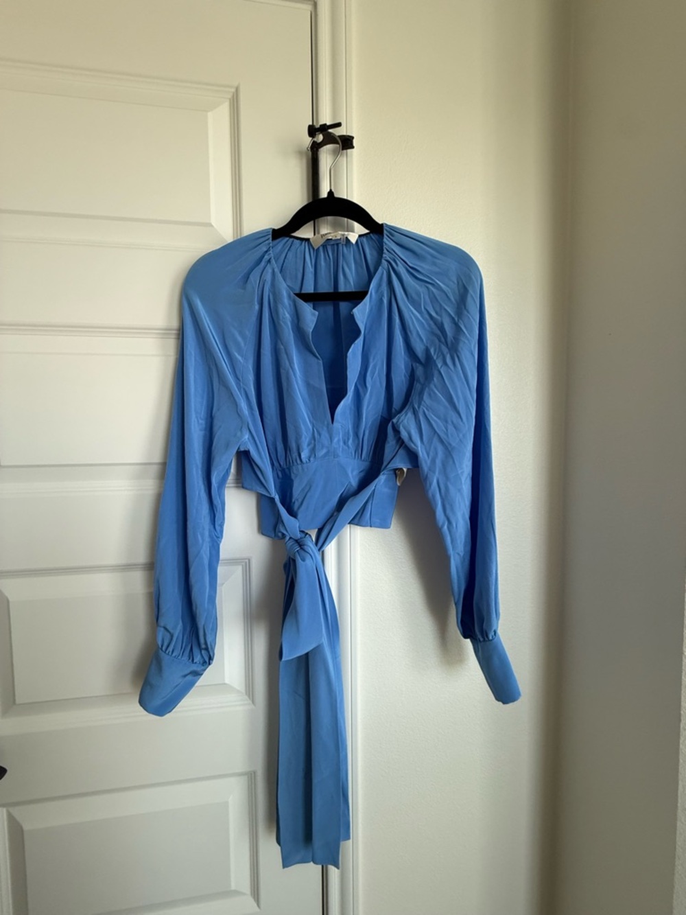 Diane Von Furstenberg Wrap Tie-Front Blouse size 4